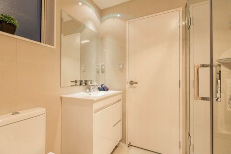 Photo of property in 1 Laquinta Place, Flat Bush, Auckland, 2019