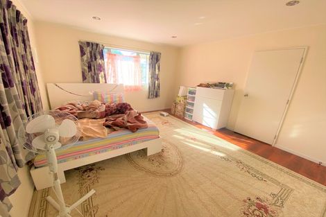 Photo of property in 30 Megan Avenue, Pakuranga Heights, Auckland, 2010