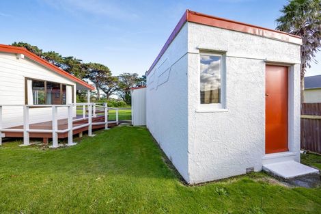 Photo of property in 1 Domett Street, Opunake, 4616