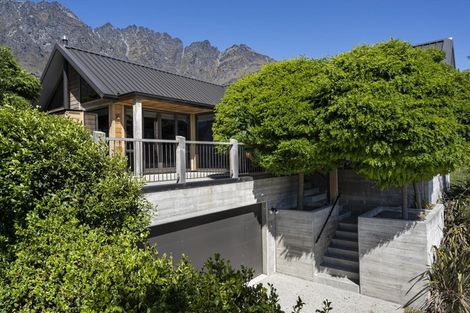 Photo of property in 15 Skye Lane, Jacks Point, Queenstown, 9371