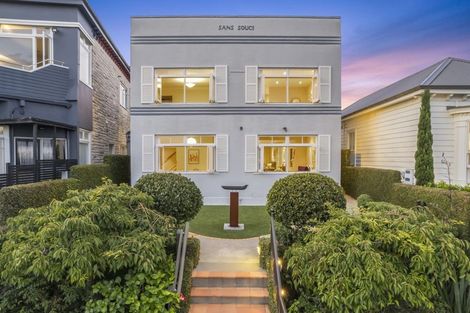 Photo of property in 14 King Edward Parade, Devonport, Auckland, 0624