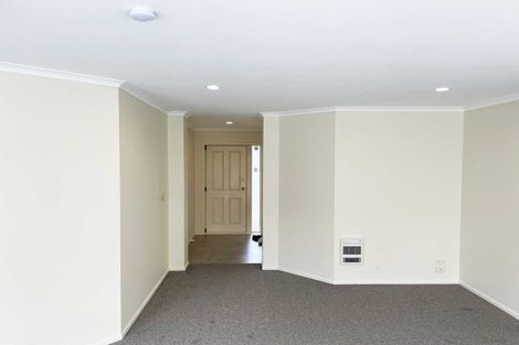 Photo of property in 19 San Bernadino Drive, Henderson, Auckland, 0612