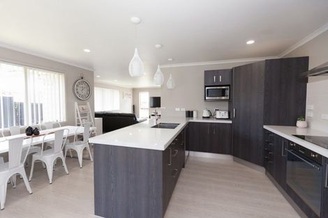 Photo of property in 92 Stirling Drive, Morrinsville, 3300