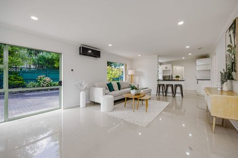 Photo of property in 16 Cumbrian Place, Conifer Grove, Takanini, 2112