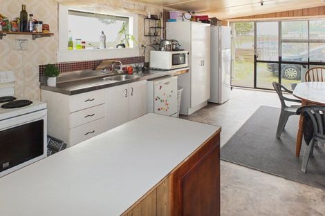 Photo of property in 9 Hennessy Street West, Foxton Beach, Foxton, 4815