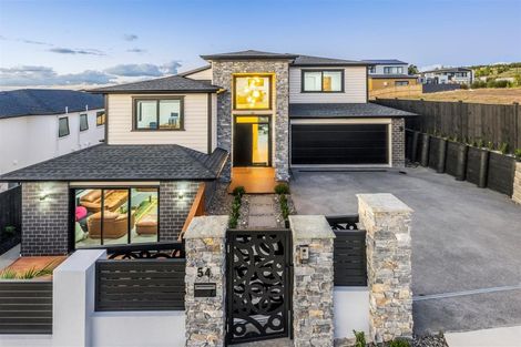 Photo of property in 54 Armstrong Farm Drive, East Tamaki Heights, Auckland, 2016