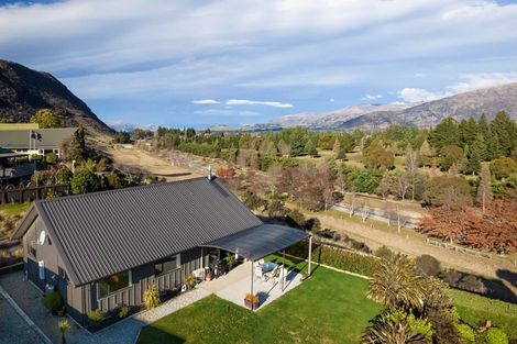 Photo of property in 20 Mount Iron Drive, Wanaka, 9305