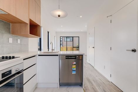 Photo of property in 11 Tokarewa Close, Mount Wellington, Auckland, 1062