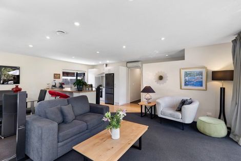 Photo of property in 8a Amber Close, Arthurs Point, Queenstown, 9371