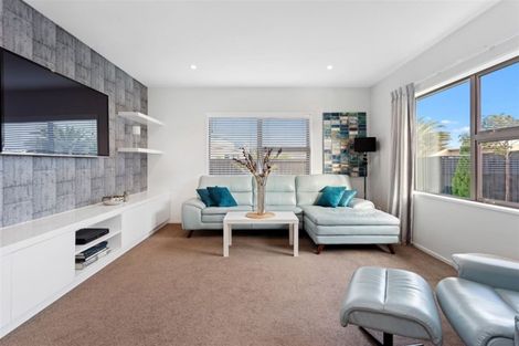 Photo of property in 94 Aston Drive, Waimairi Beach, Christchurch, 8083