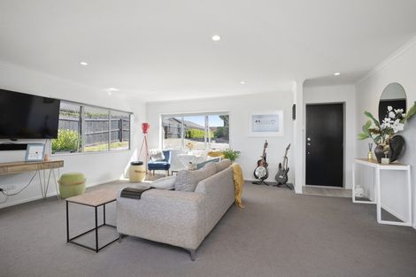 Photo of property in 18 Tokerau Crescent, Pukekohe, 2120