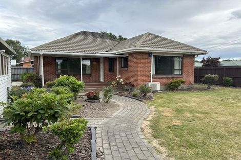 Photo of property in 32 Avonhead Road, Avonhead, Christchurch, 8042