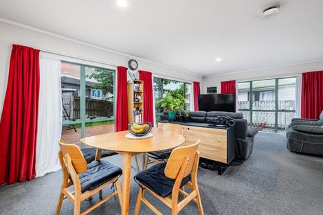 Photo of property in 7a Patrice Place, Massey, Auckland, 0614