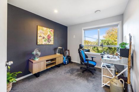 Photo of property in 34 Rauhuia Crescent, Parau, Auckland, 0604