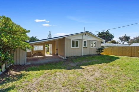 Photo of property in 13 Dixie Street, Te Horo Beach, Otaki, 5581