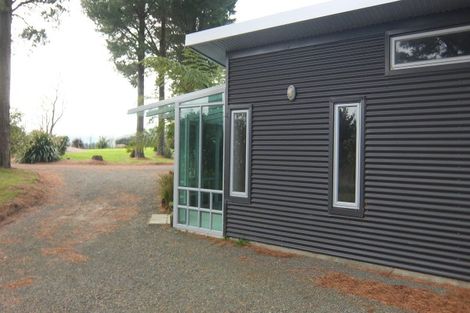 Photo of property in 16 Fleetwood Lane, Turitea, Palmerston North, 4472
