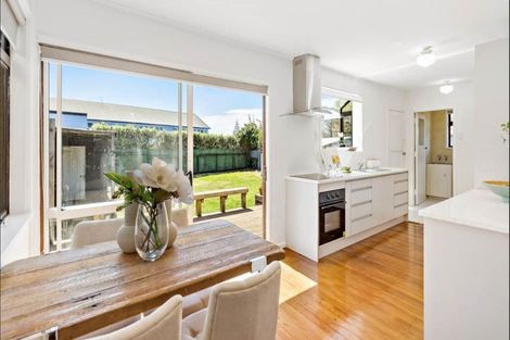 Photo of property in 13 Alamein Road, Panmure, Auckland, 1072