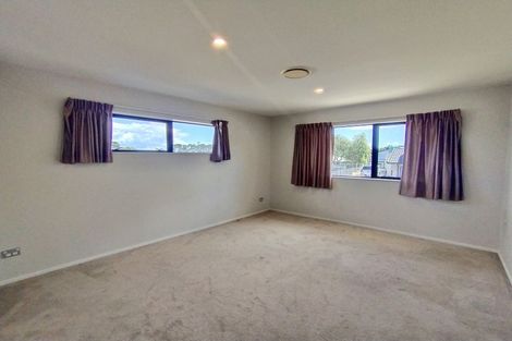 Photo of property in 3a Crystal Avenue, Glendene, Auckland, 0602