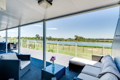 Photo of property in 5 Old Ferry Road, Clive, 4102