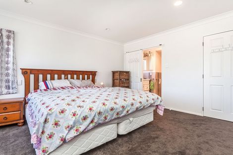 Photo of property in 5 Paua Place, Mount Roskill, Auckland, 1041