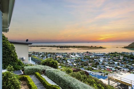 Photo of property in 2 Redcliffs View Lane, Redcliffs, Christchurch, 8081