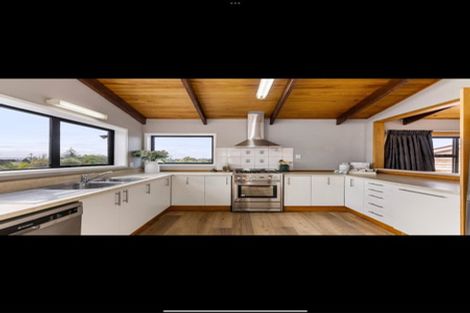 Photo of property in 4200 Great North Road, Glendene, Auckland, 0602