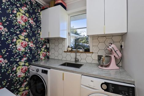 Photo of property in 33 Neeve Road, Taradale, Napier, 4112