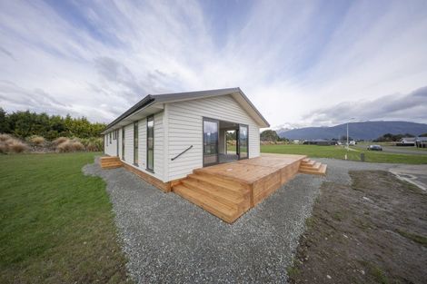 Photo of property in 21 Tukare Loop, Te Anau, 9600