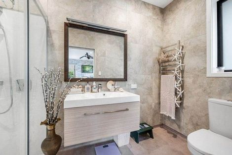 Photo of property in 80a Beach Road, Mellons Bay, Auckland, 2014