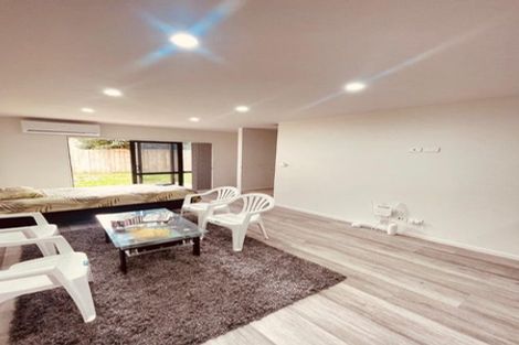 Photo of property in 4/2 Smiths Avenue, Papakura, 2110