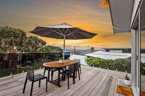 Photo of property in 84 Waitea Road, Muriwai, Waimauku, 0881