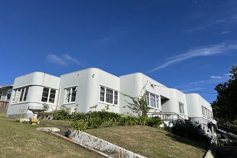 Photo of property in 18 Collins Avenue, Tawa, Wellington, 5028