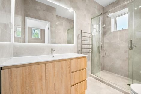 Photo of property in 52 Resolution Drive, Gulf Harbour, Whangaparaoa, 0930