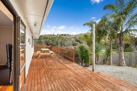 Photo of property in 19 Seaview Road, Cable Bay, 0420