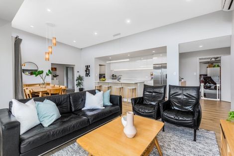 Photo of property in 28 Banks Boulevard, Whitby, Porirua, 5024