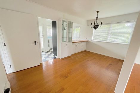 Photo of property in 10 Aplin Place, Birkdale, Auckland, 0626