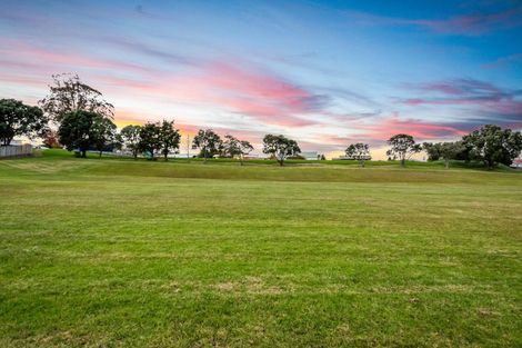 Photo of property in 52f Vodanovich Road, Te Atatu South, Auckland, 0610