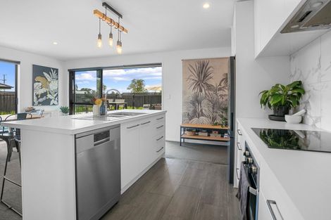 Photo of property in 5 Anatere Rise, Athenree, Katikati, 3177