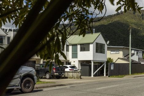 Photo of property in 2 Marina Drive, Waikawa, Picton, 7220