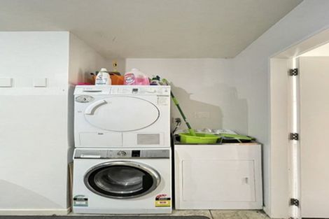 Photo of property in 23 Gifford Grove, Churton Park, Wellington, 6037