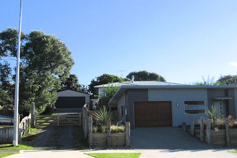 Photo of property in 13a Weggery Drive, Waikanae Beach, Waikanae, 5036
