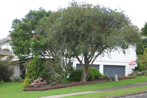Photo of property in 1 Maugham Drive, Bucklands Beach, Auckland, 2014