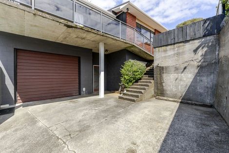 Photo of property in 46 Seaview Road, Marfell, New Plymouth, 4310