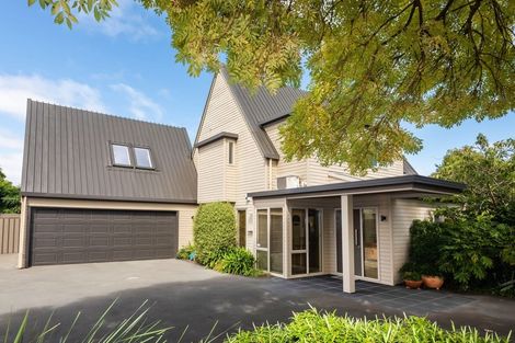 Photo of property in 32 Jeffreys Road, Fendalton, Christchurch, 8052