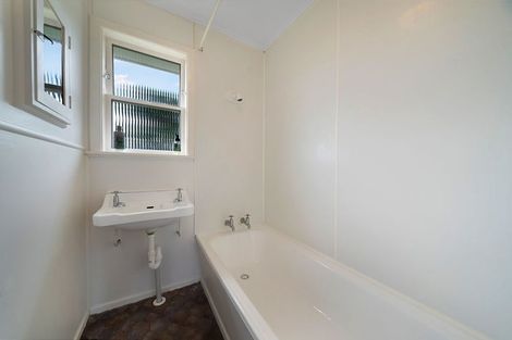 Photo of property in 49 Longburn Road, Henderson, Auckland, 0610