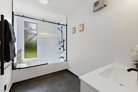 Photo of property in 42 Remarkables Crescent, Frankton, Queenstown, 9300