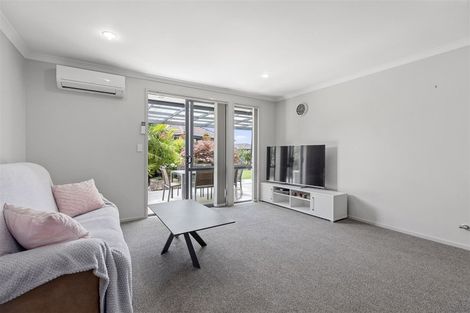 Photo of property in 30 Seabreeze Place, Papamoa Beach, Papamoa, 3118