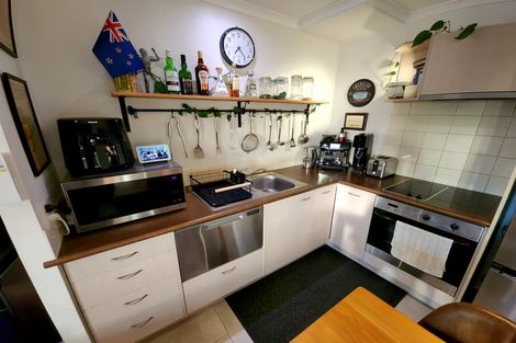 Photo of property in Paramount Apartments, 4/281 Maunganui Road, Mount Maunganui, 3116