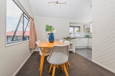 Photo of property in 2/109 Don Buck Road, Massey, Auckland, 0614