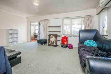 Photo of property in 18 Surrey Street, Manurewa, Auckland, 2102